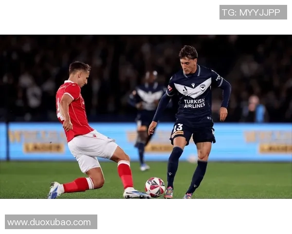 曼联迎战赫尔城联赛杯激战在即球迷期待精彩对决 曼联迎战赫尔城联赛杯激战在即球迷期待精彩对决