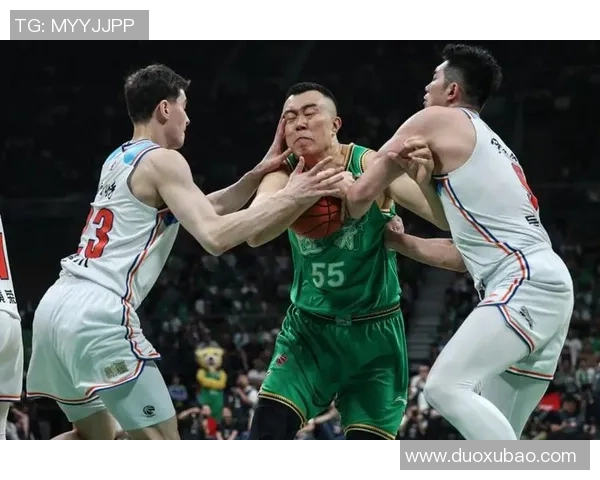 韩德君的篮球生涯回顾与未来展望：从青涩新星到CBA传奇巨星的成长之路